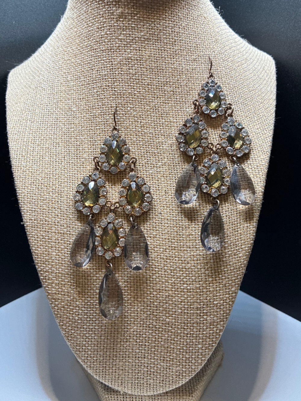 Antique-style Gold trim and crystal chandelier dangle earrings